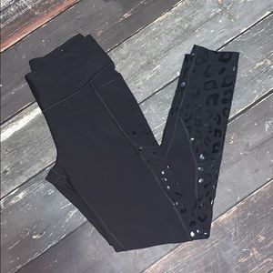 Victoria’s Secret Sport total knockout tight M